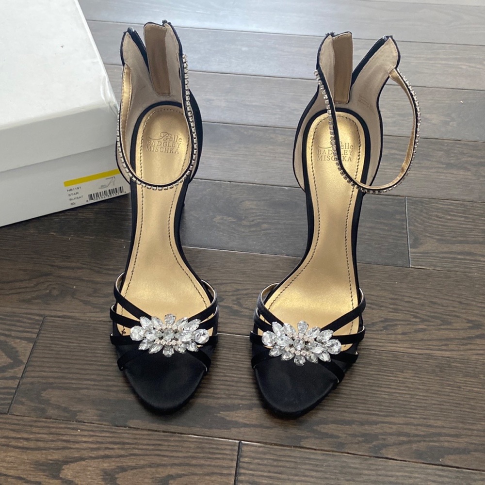 Belle Badgley Mischka size 8.5 black silk party heels with jewel embellishment